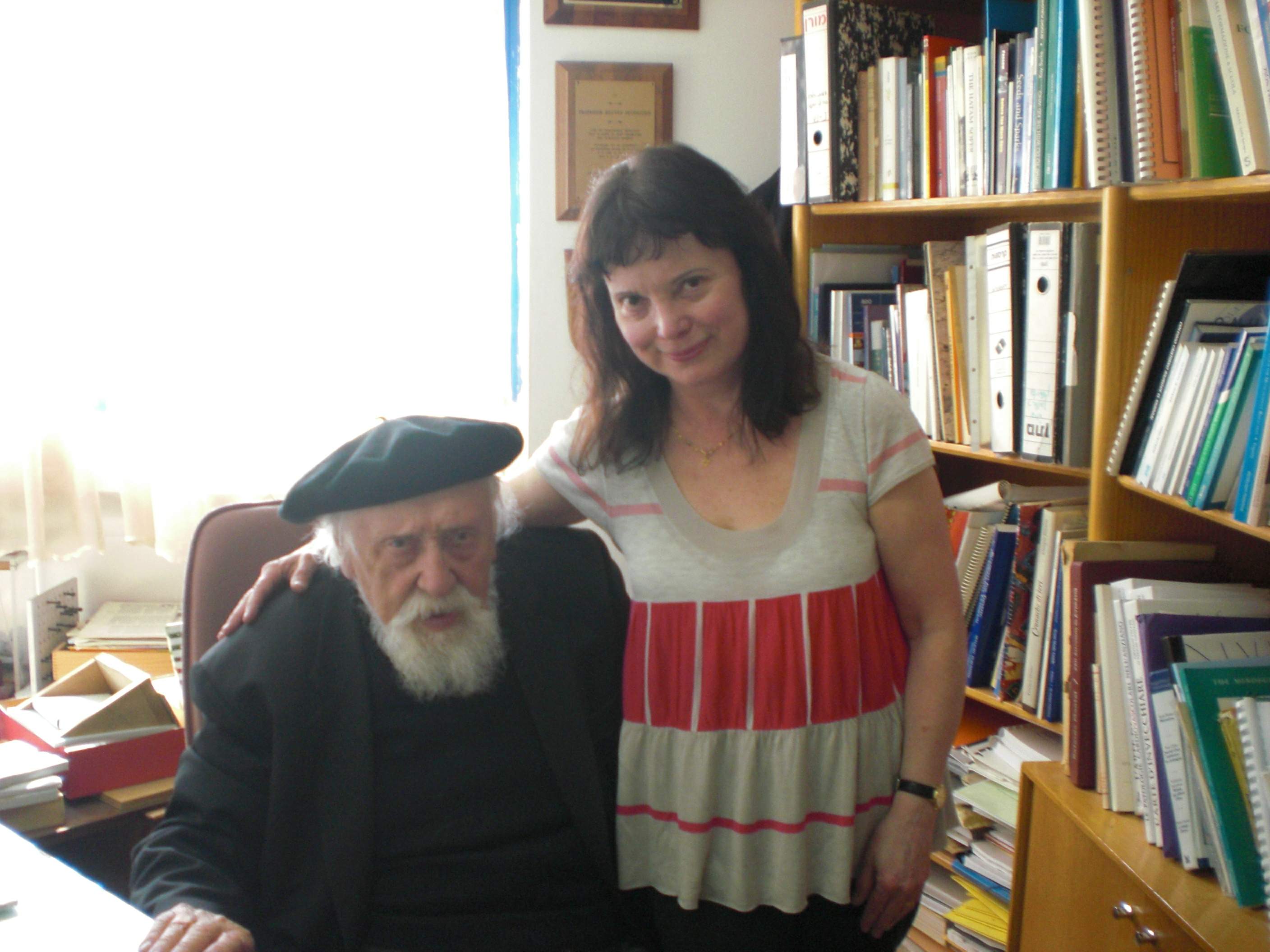 Adriana Parienté avec le Professeur Reuven Feuerstein